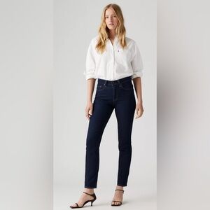 Levi’s 724 High Rise Straight Jeans